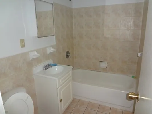Rented by 5 Boro Realty Corp | media 20