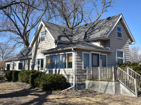 610 N Main St, Le Roy, IL 61752