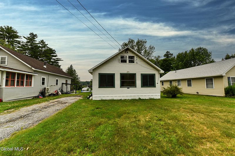 3rd image of 5877 Lake Road