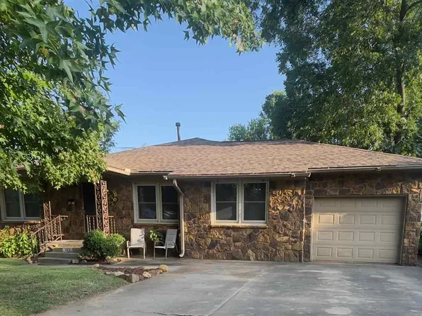 1113 E 6th St, Cushing, OK 74023