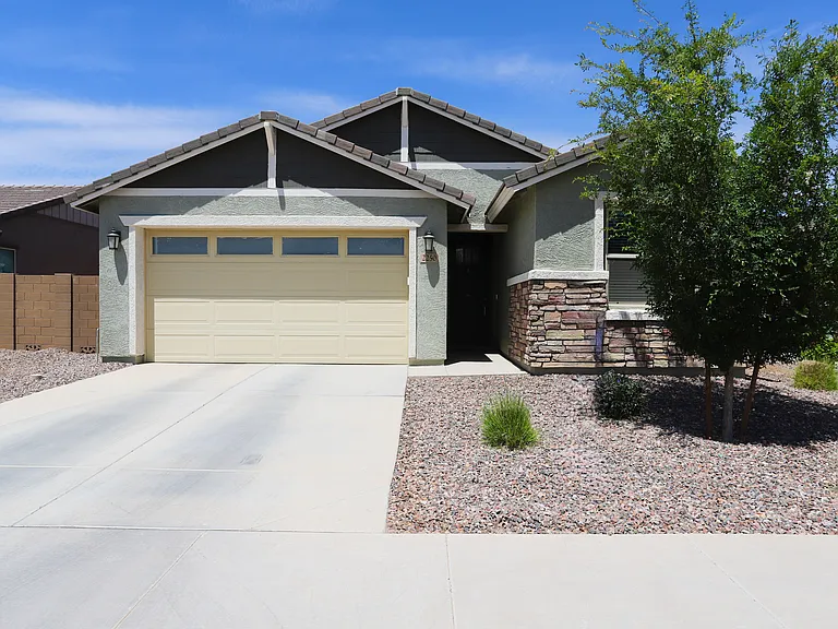 2250 E Kelly Dr — Photo 1