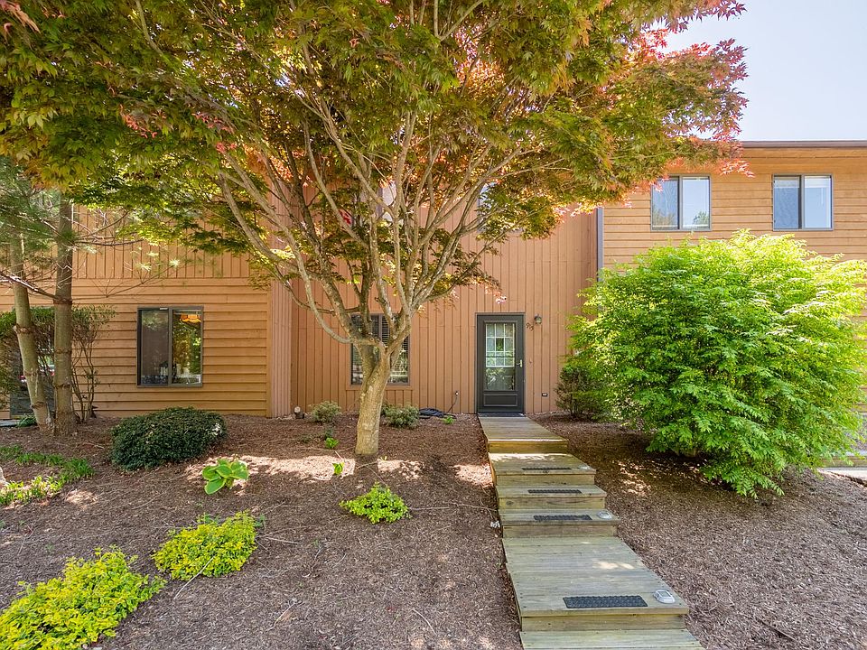 1st image of 915 Lora Ln