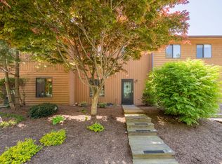 915 Lora Ln, Blacksburg, VA 24060