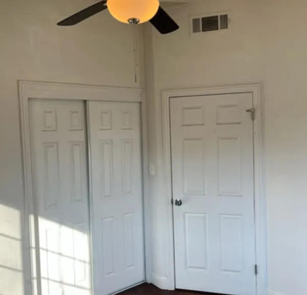 2118 E Sussex Way — Photo 11
