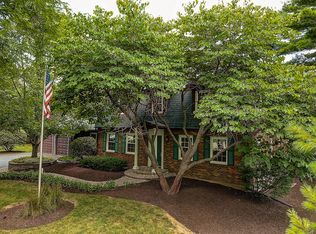 3052 Red Barn Rd, Crystal Lake, IL 60012