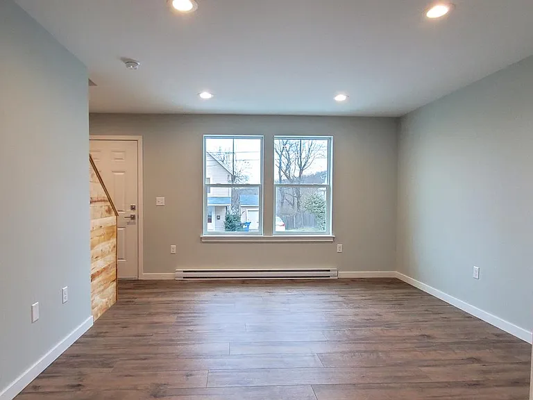 31 Bentley Ave #A & B — Photo 3