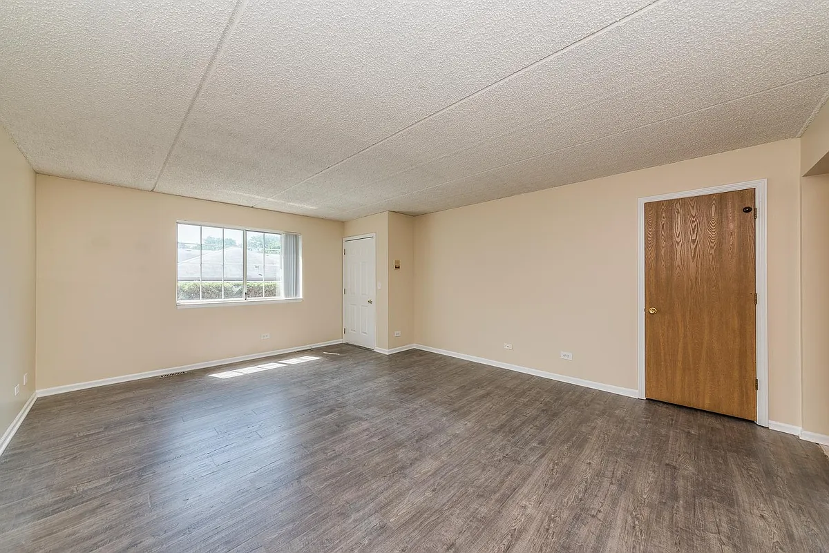 Building Photo - 1330 S Lorraine Rd #A