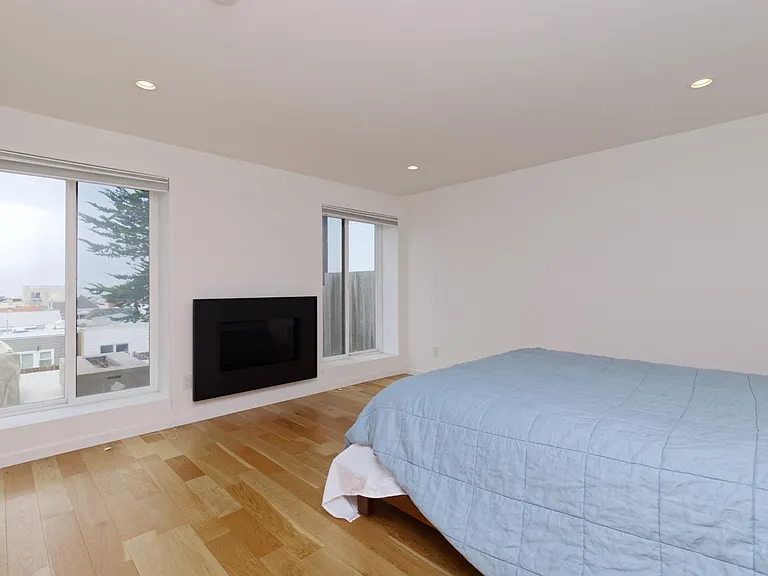 2139 30th Ave — Photo 12