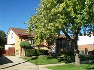 8976 Lyons St, Des Plaines, IL 60016