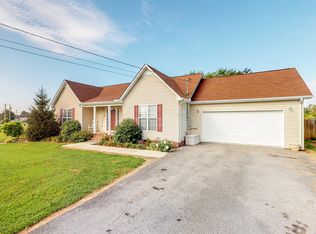 16 Riverton Dr, Fayetteville, TN 37334