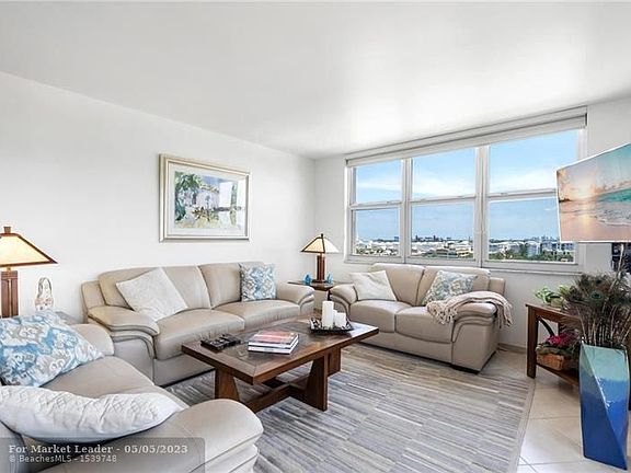 4th image of 1625 SE 10th Ave APT 1009