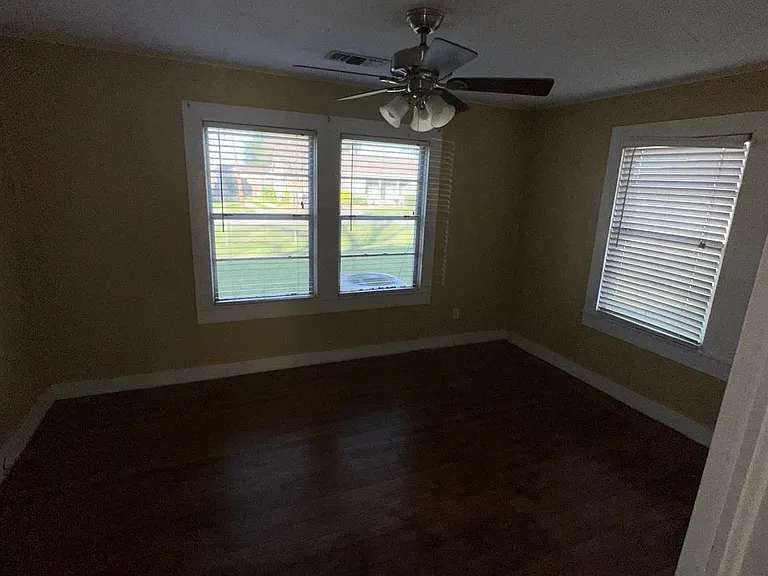 329 Lazy Ln — Photo 6