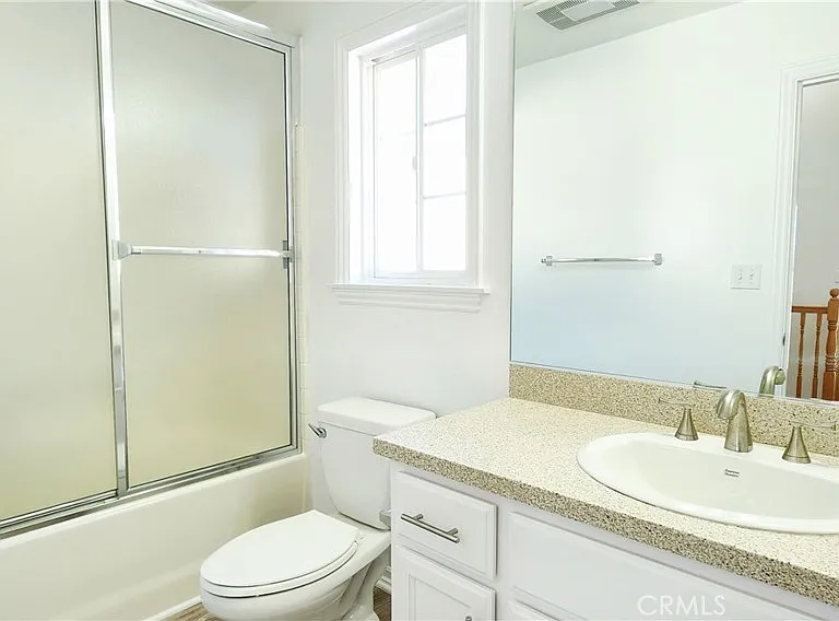 1675 Gramercy Ave — Photo 18