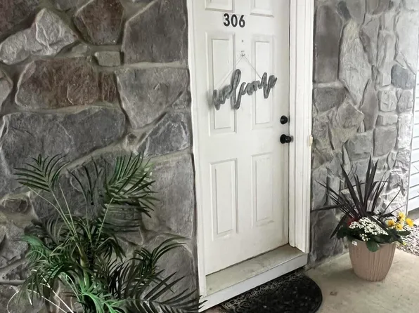 306 Schley Avenue, Toms River, NJ 08755