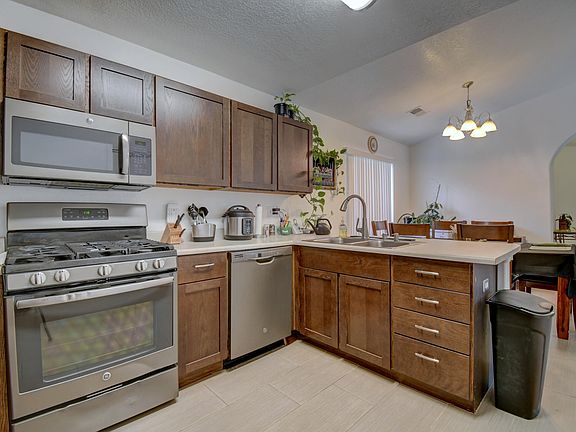 5th image of 8003 Vista Estrella Ln SW