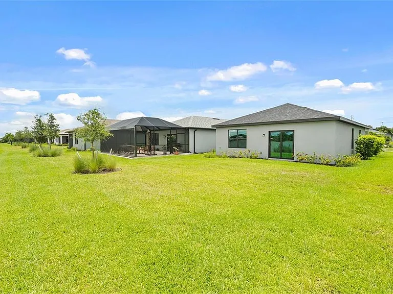 6560 Silverstar Dr — Photo 26