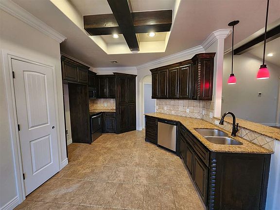 5th image of 2405 SW Edinburough Dr
