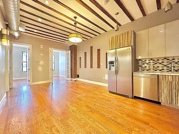 5th image of 1170 Halsey St #2