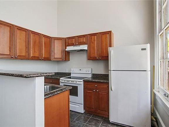 3rd image of 1217-1219 Magazine St #1217