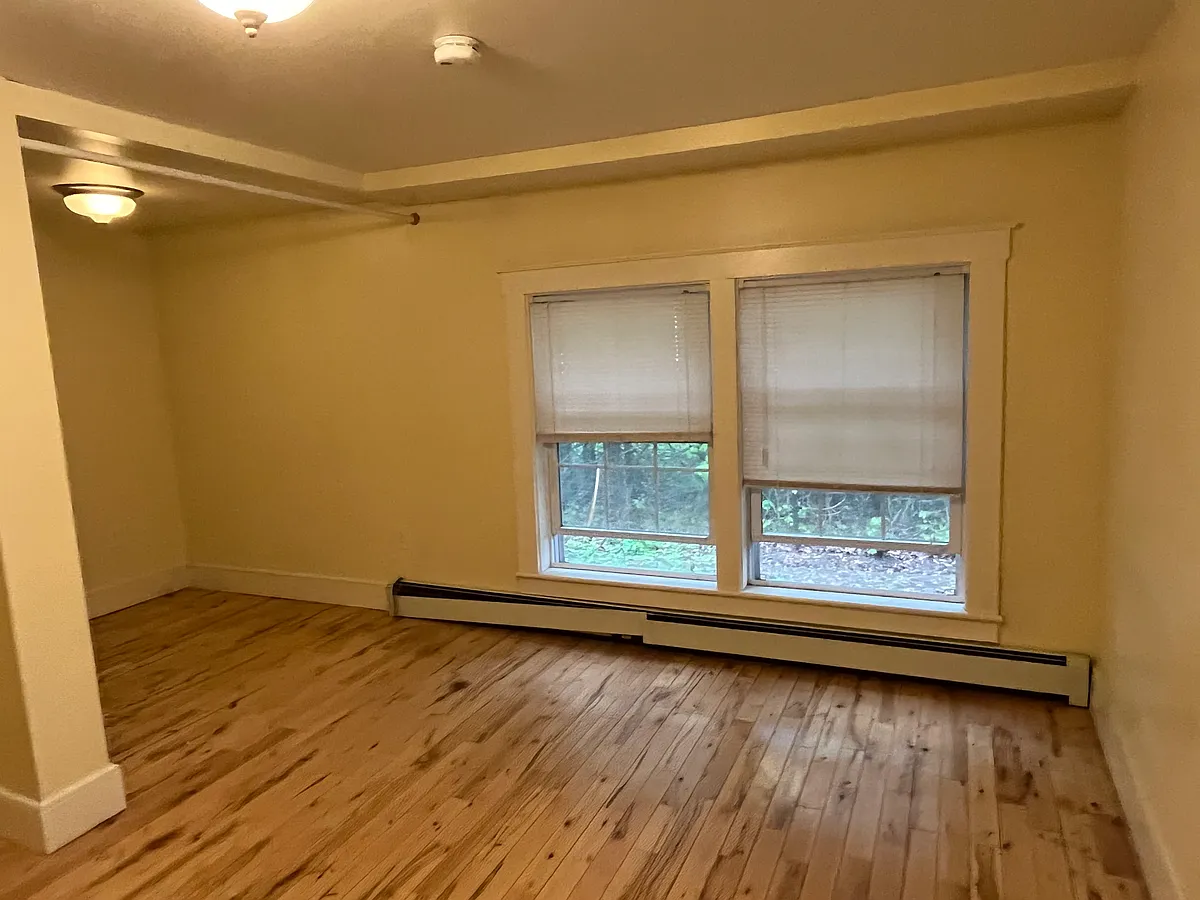 Building Photo - 18 Clark Ave #2