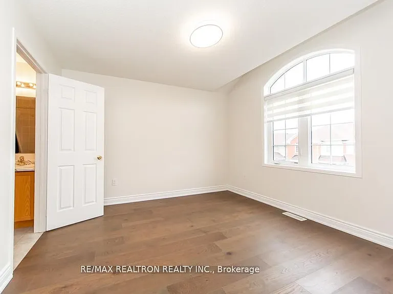 24 Skelton Cres — Photo 26