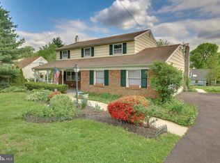 11 Upton Ln, Yardley, PA 19067