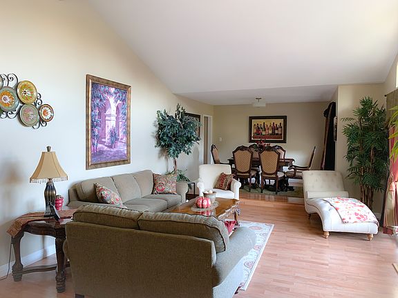 2nd image of 86 Parklite Cir