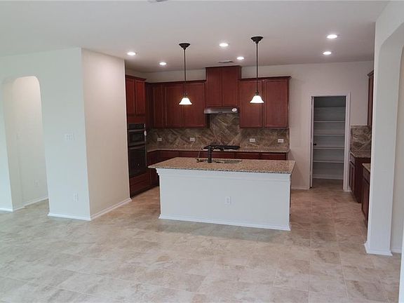 3rd image of 1640 Uhland Dr