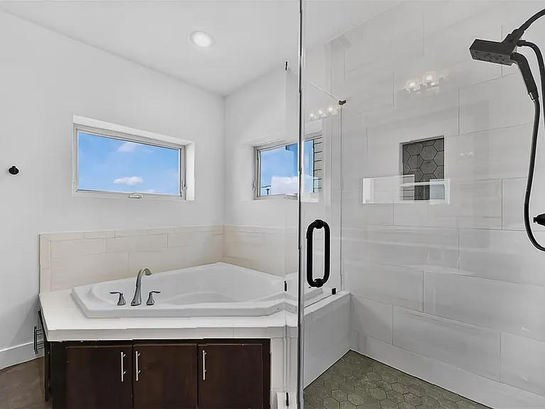 205 Riley Ln — Photo 20