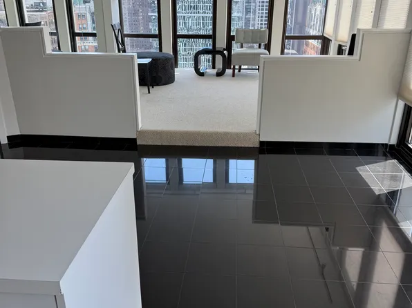 1 E Scott St, Chicago, IL