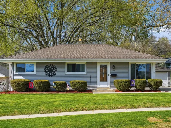 318 Dodie DRIVE, Waukesha, WI 53189