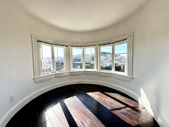 5th image of 510 Steiner St APT 5