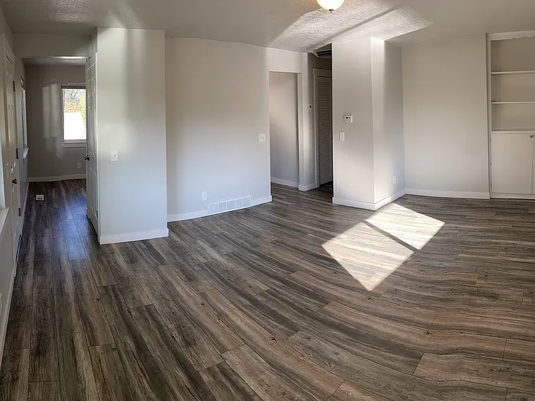 341 E Blaine Ave #341 — Photo 6