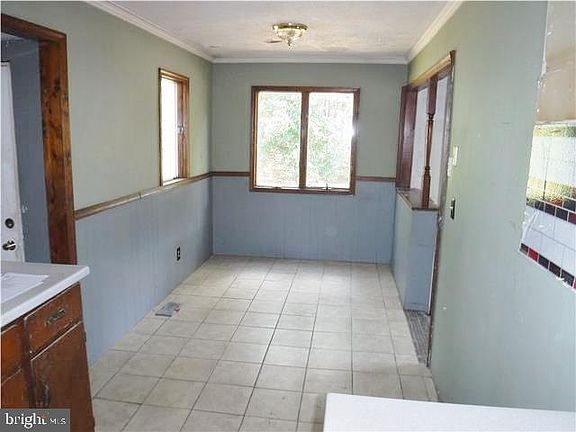 5th image of 12 Oak Hill Rd