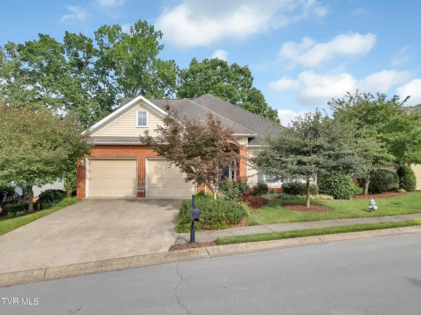 1919 Waters Edge Dr, Johnson City, TN 37604