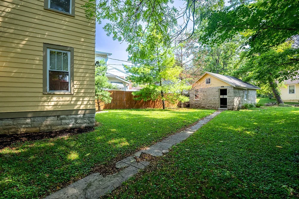 5 bed, 1.5 bath, 1584 sqft, $5,200 — Photo 3