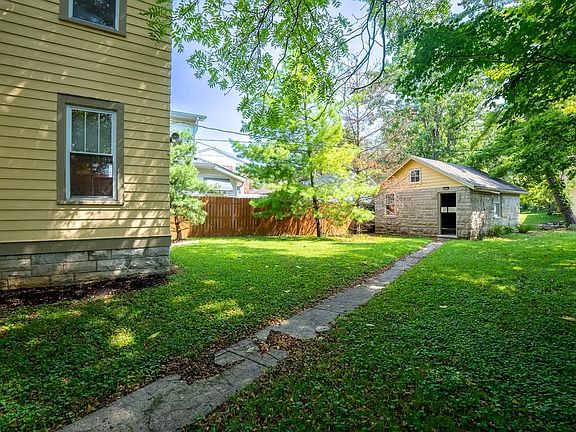 3rd image of 519 S Fess Ave