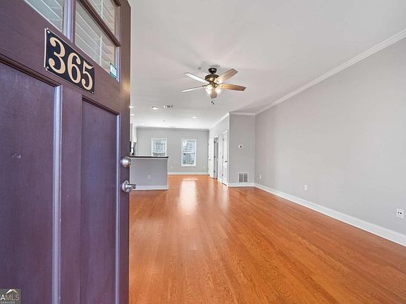 4th image of 365 Whitehall Rd