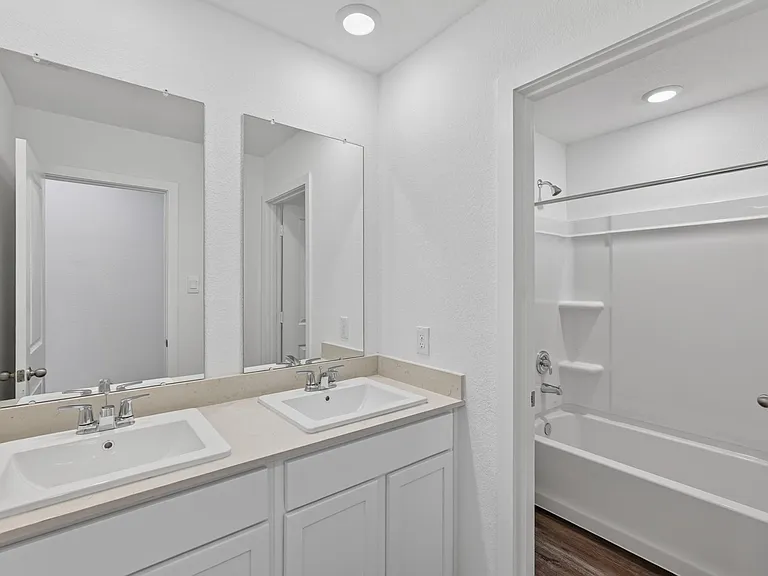 40818 Hawthorne Glades St — Photo 36