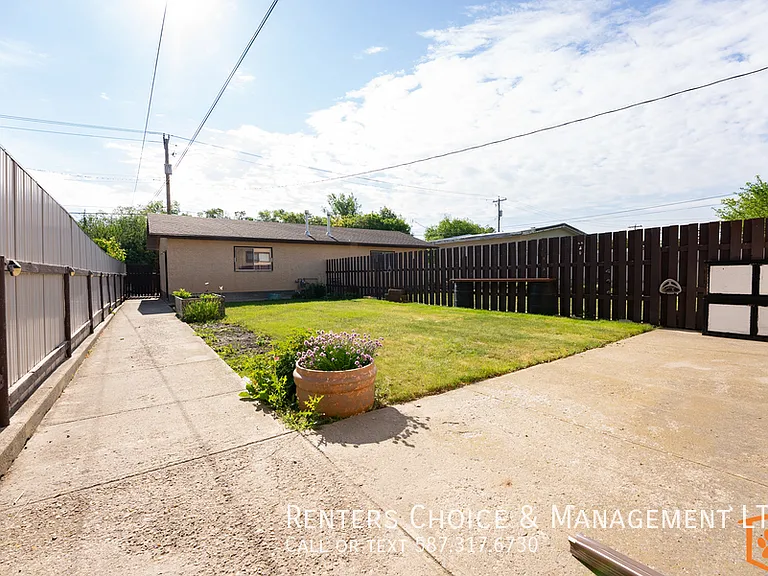 1109 12c St N — Photo 14