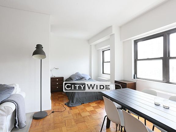 3rd image of 401 E 88th St APT 14C