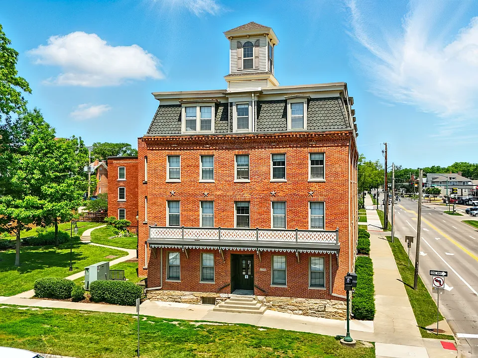 130 E Jefferson St