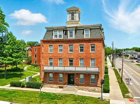 130 E Jefferson St, Iowa City, IA 52245