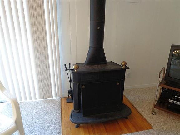 4th image of 114 Shetland St