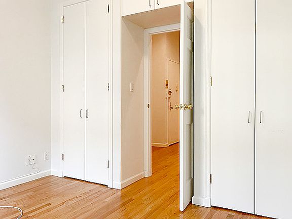 5th image of 320 E 81st St APT 5