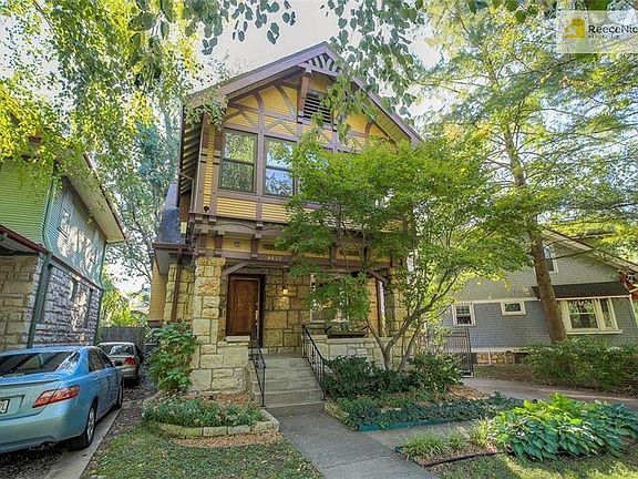 2nd image of 4433 Campbell St