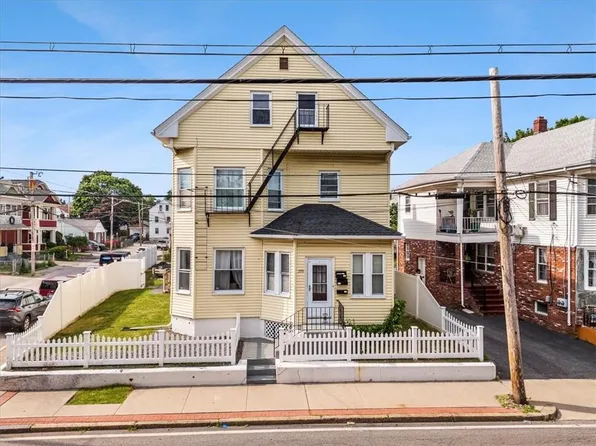 270 Division St, Pawtucket, RI 02860