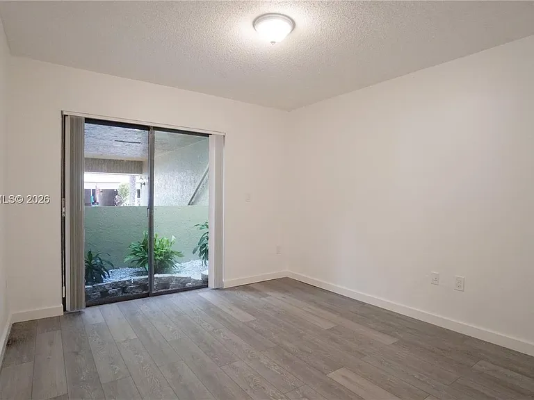 3823 Estepona Ave — Photo 7