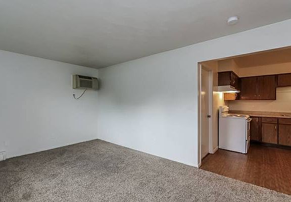 3rd image of 1565 Bacon Ave APT 12