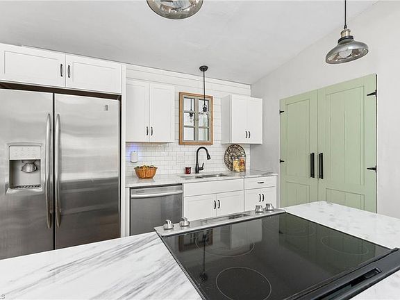 4th image of 2102 Cottage Pl